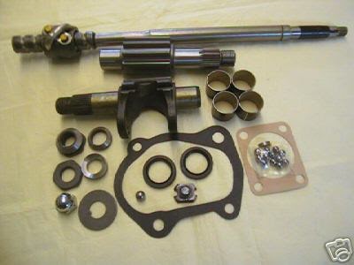 STEERING BOX REPAIR KIT
TOP WOODRUFF KEY,
STEERING SHAFT ( KEYED 537MM),
GASKET (COLUMN TO BOX),
ROCKER SHAFT(LOWER),
ROCKER SHAFT(UPPER),
LOCKING PEG,
BALL BEARING,
TOP BEARING KIT,
SIDE PLATE GASKET,
ROCKER SHAFT BUSH X 4,
ROCKER SHAFT SEAL X