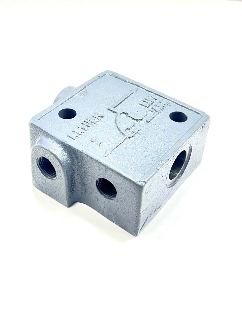 massey-ferguson-selector-cast-body