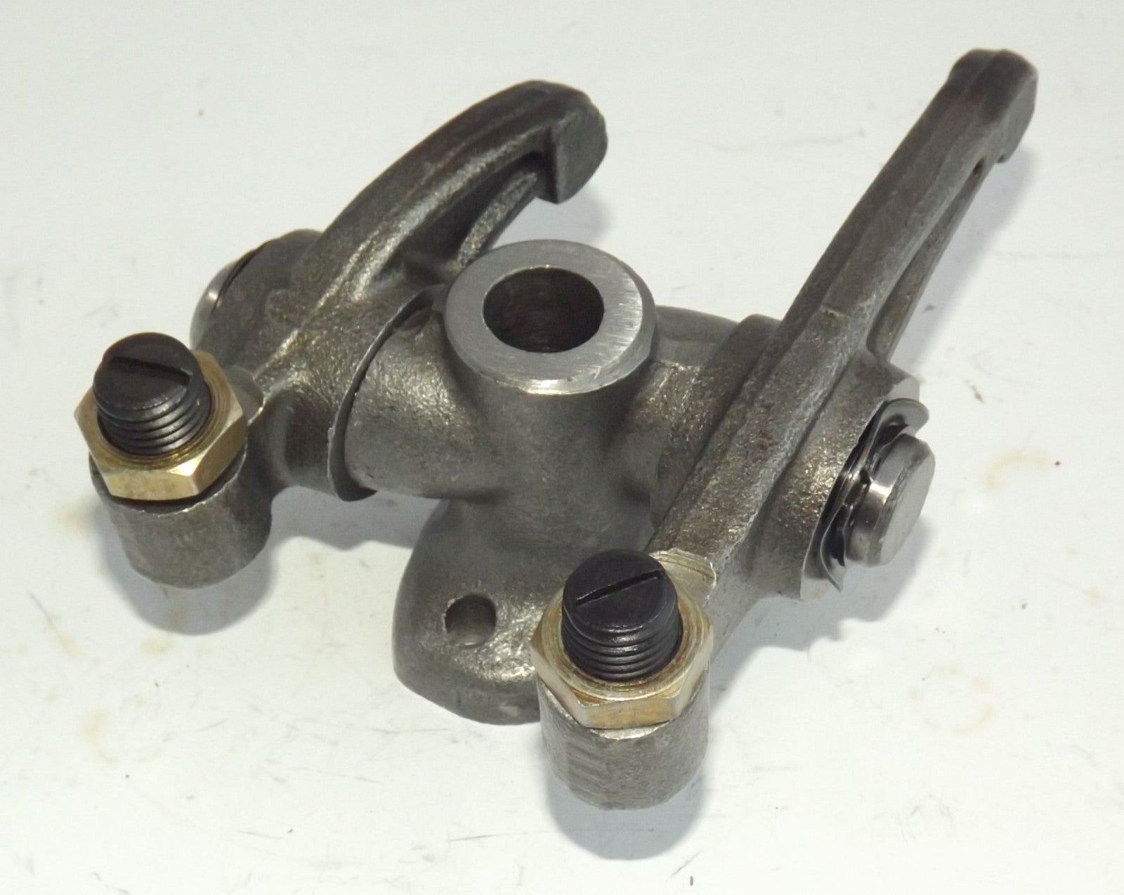 zetor-ursus-rocker-pedastal-arm-assembly
